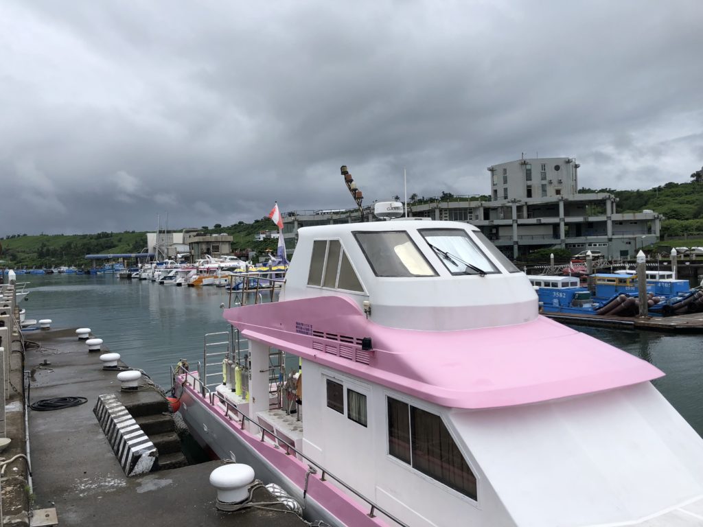 scuba boat in taiwan