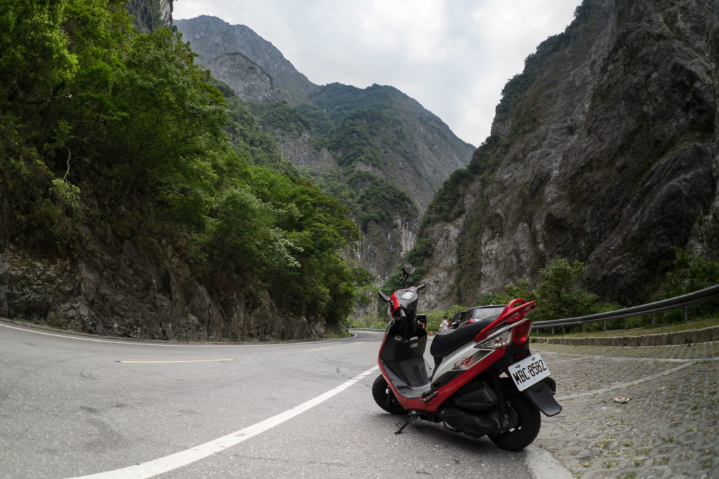 scooter in taroko gorge